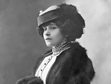 L’ENVERS DU DECOR DU MUSIC-HALL DE COLETTE